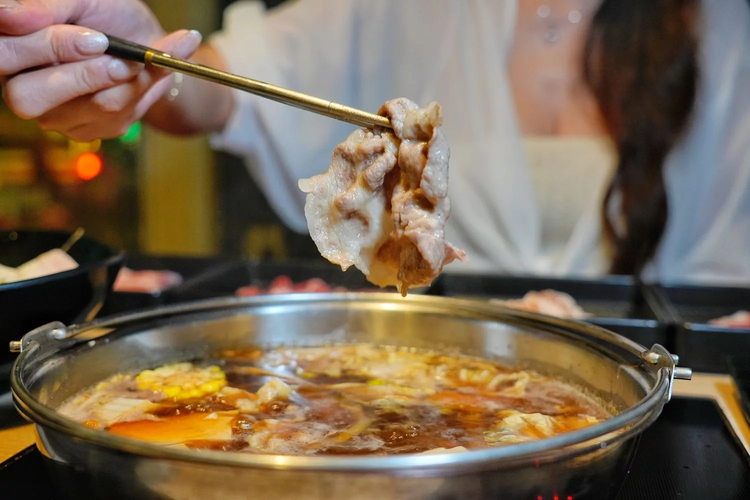 【中壢壽喜燒吃到飽】本燔野菜農場，多達 60 種食材每人只要 439 元起! @混血珊莎的奇幻旅程