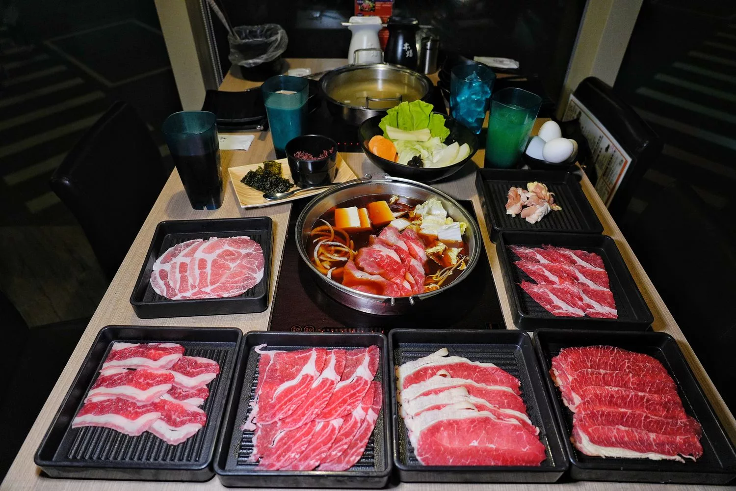 【中壢壽喜燒吃到飽】本燔野菜農場，多達 60 種食材每人只要 439 元起! @混血珊莎的奇幻旅程