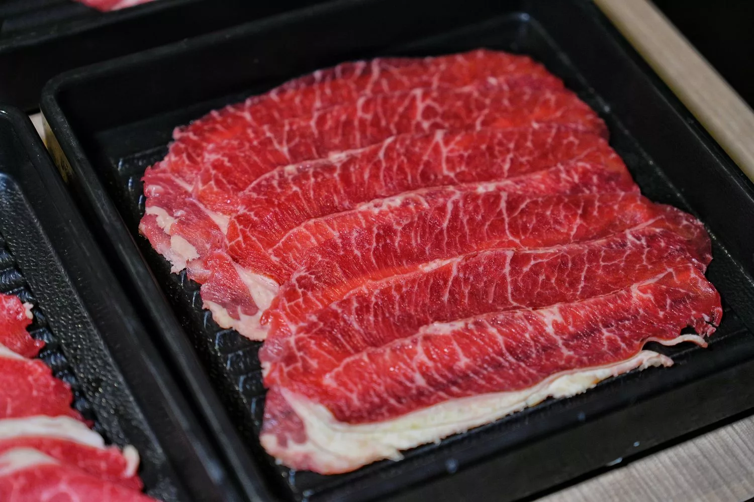 【中壢壽喜燒吃到飽】本燔野菜農場，多達 60 種食材每人只要 439 元起! @混血珊莎的奇幻旅程