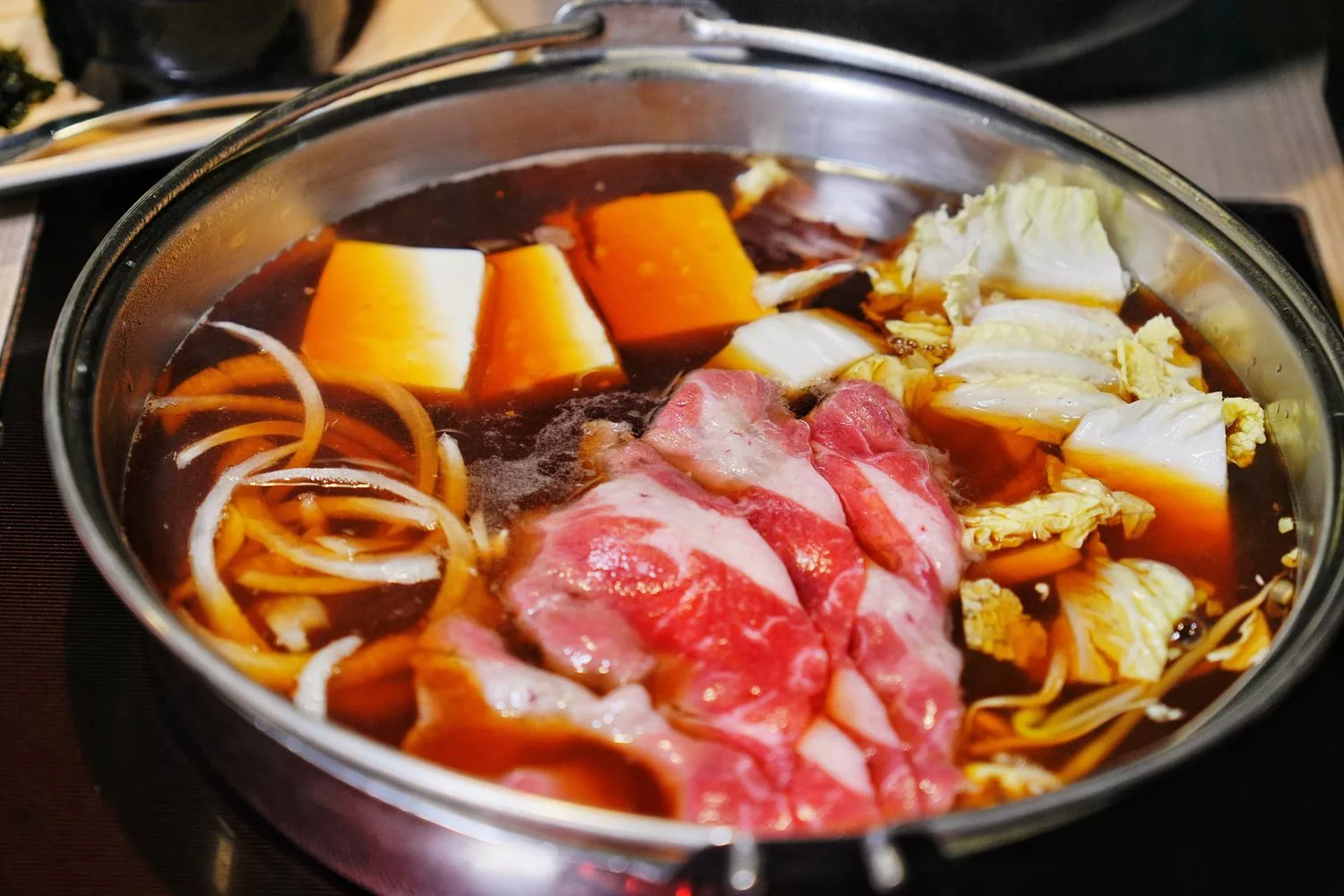 【中壢壽喜燒吃到飽】本燔野菜農場，多達 60 種食材每人只要 439 元起! @混血珊莎的奇幻旅程