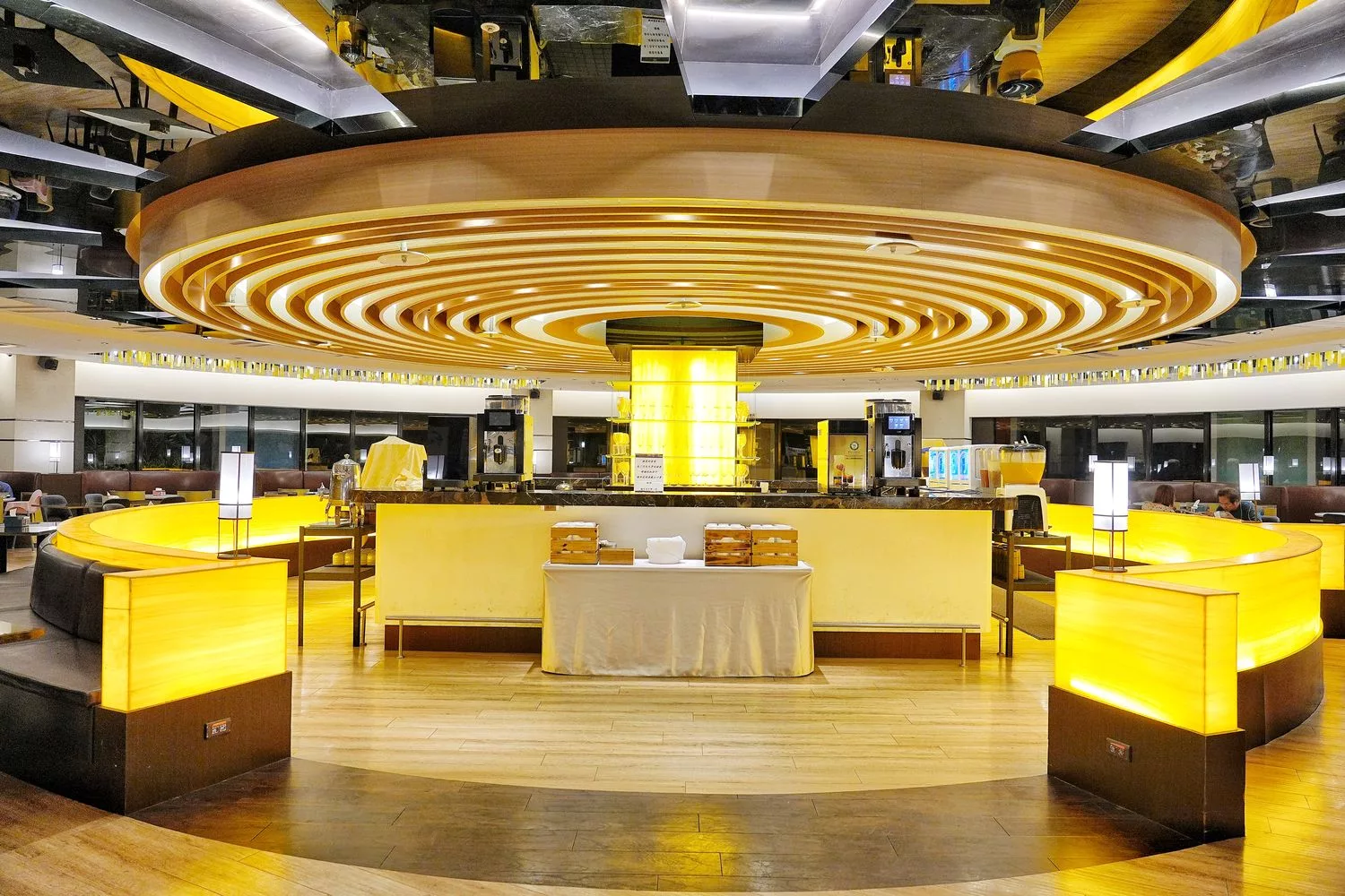 台南趣淘漫旅｜全台唯一冒險主題飯店，南洋風椰林泳池! @混血珊莎的奇幻旅程