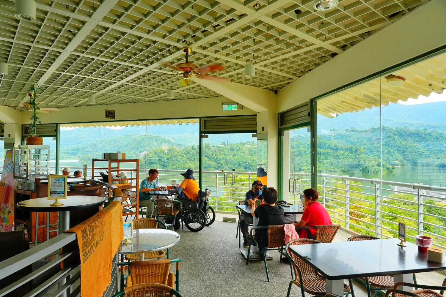 台南趣淘漫旅｜全台唯一冒險主題飯店，南洋風椰林泳池! @混血珊莎的奇幻旅程