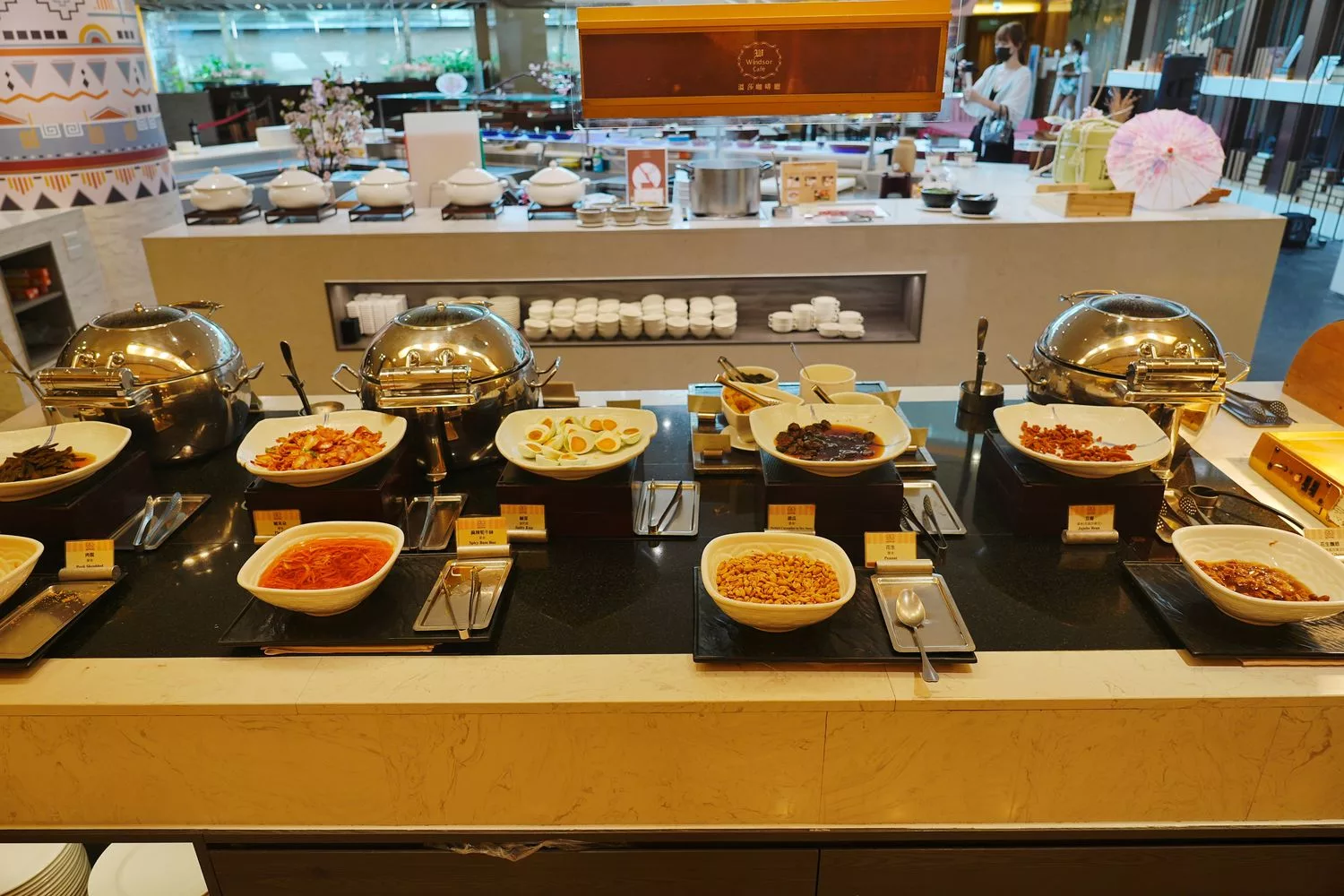 【西屯早餐】裕元花園酒店早餐，早餐就有現沖牛肉湯跟哈根達斯! @混血珊莎的奇幻旅程