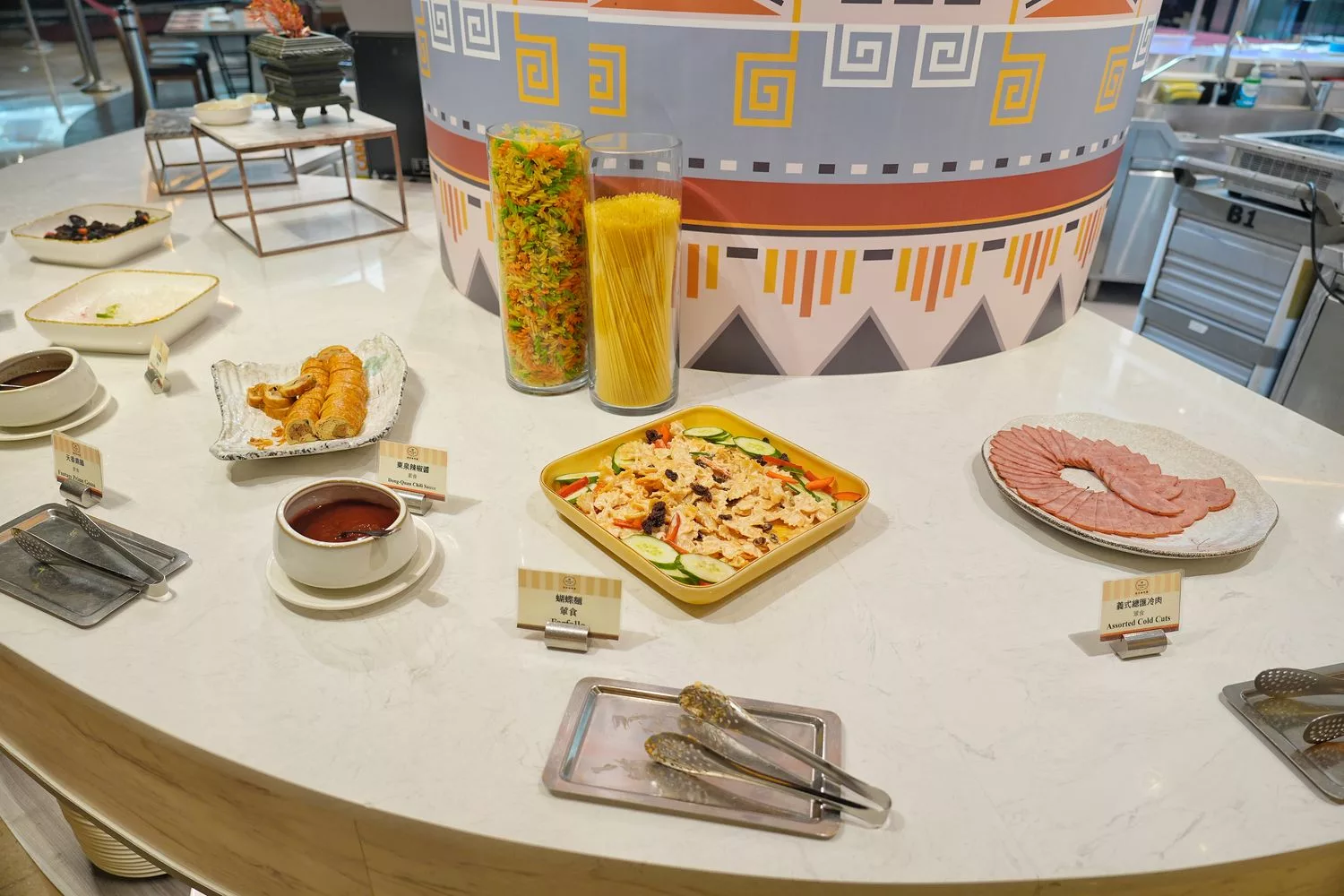 【西屯早餐】裕元花園酒店早餐，早餐就有現沖牛肉湯跟哈根達斯! @混血珊莎的奇幻旅程
