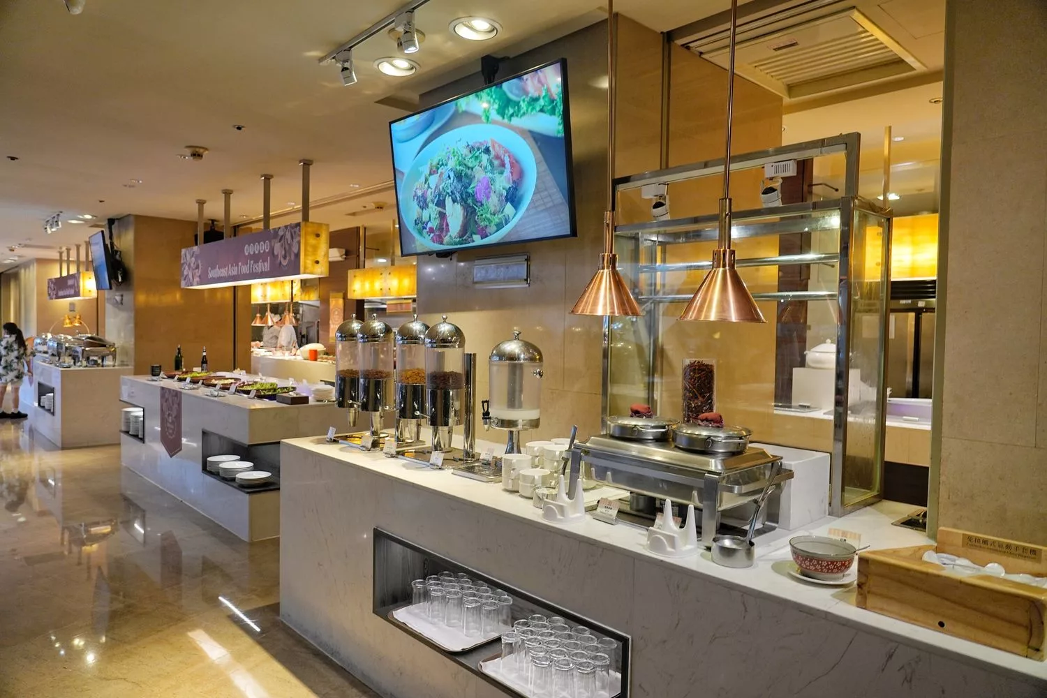 【西屯早餐】裕元花園酒店早餐，早餐就有現沖牛肉湯跟哈根達斯! @混血珊莎的奇幻旅程