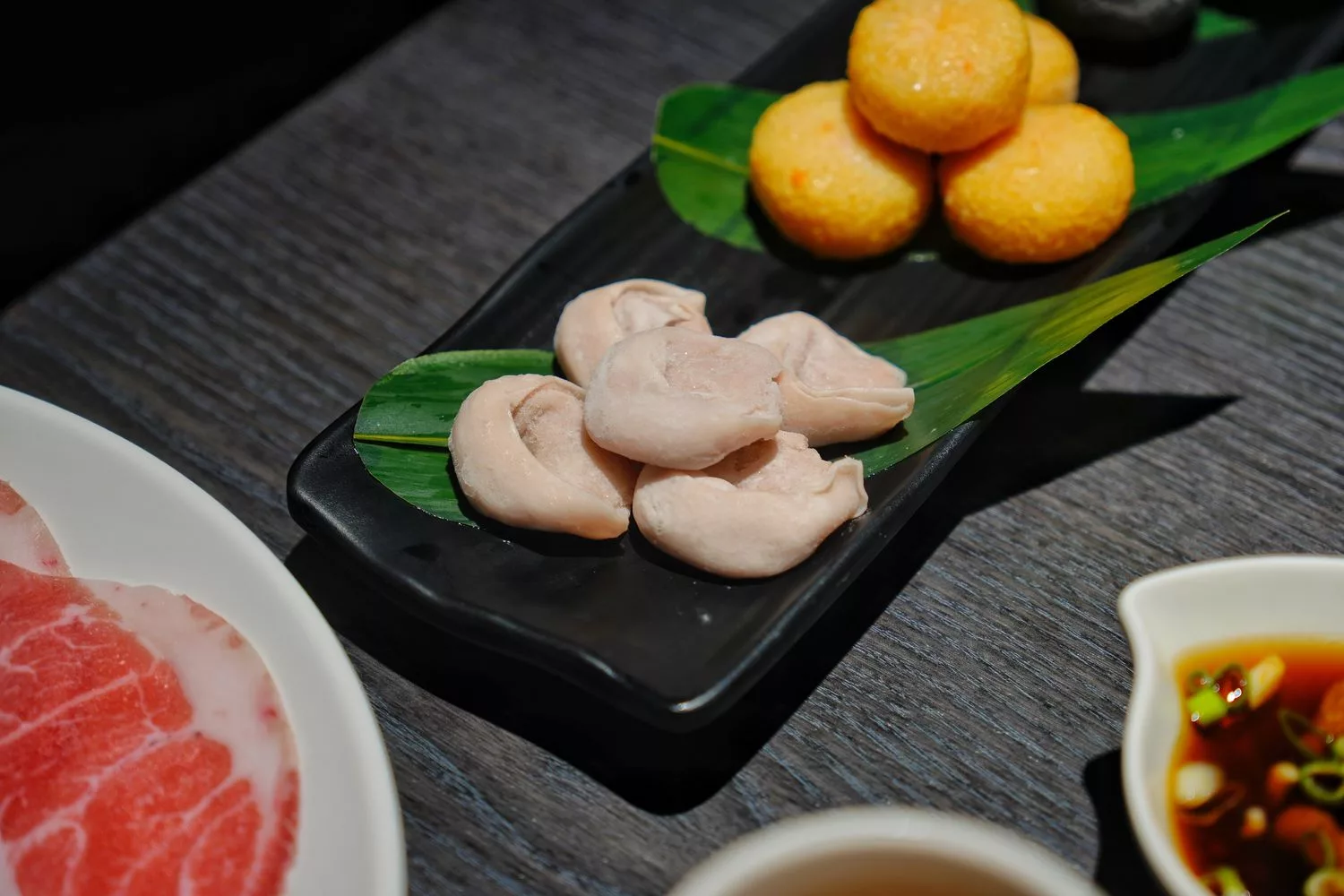 【鼓山區美食】舞古賀涮涮屋，日本A5和牛&#038;巧克力和牛入口即化太銷魂，壽星免費送肉! @混血珊莎的奇幻旅程