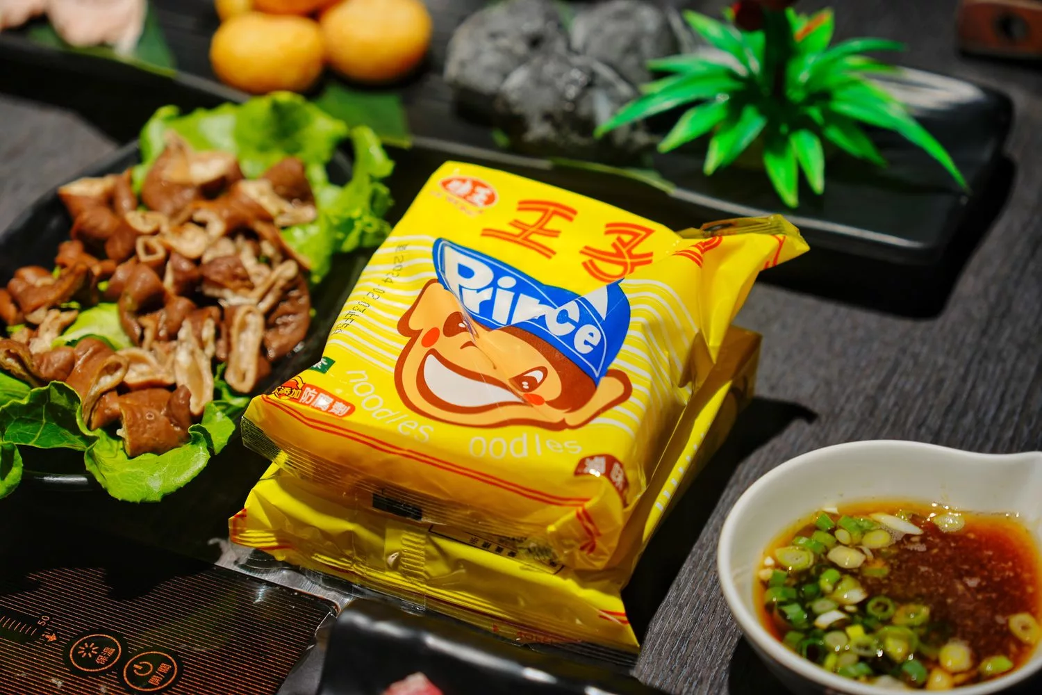 【鼓山區美食】舞古賀涮涮屋，日本A5和牛&#038;巧克力和牛入口即化太銷魂，壽星免費送肉! @混血珊莎的奇幻旅程