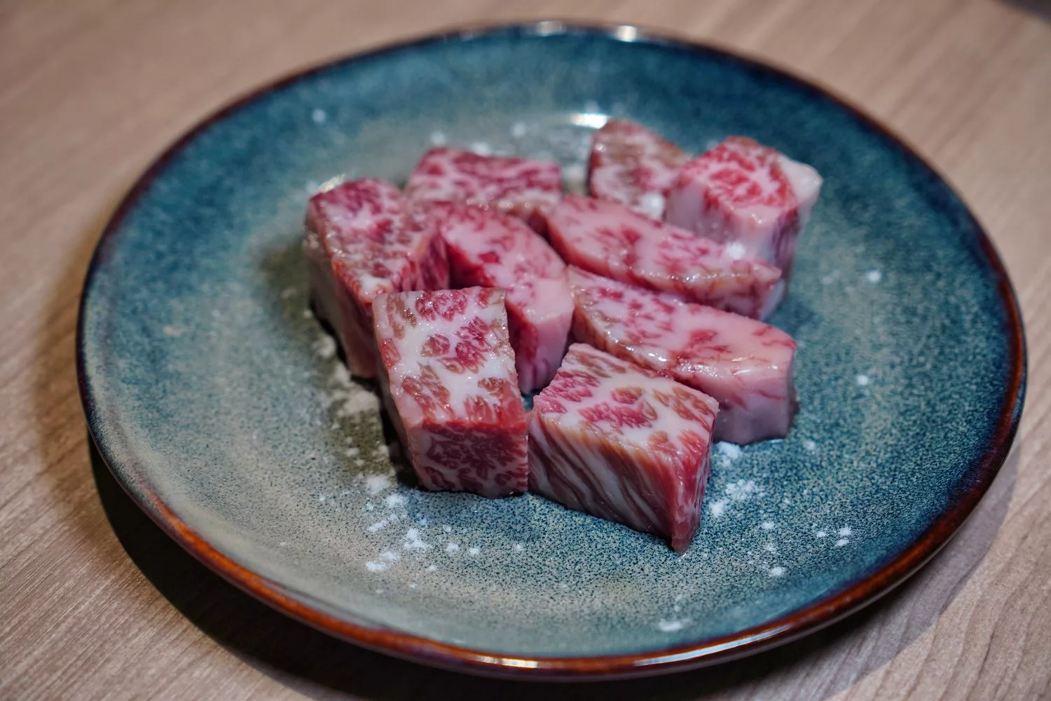 【台北信義區燒肉】路易奇電力公司信義電廠，A5和牛冷藏現切專賣店，頂級肉品自己烤只要半價! @混血珊莎的奇幻旅程