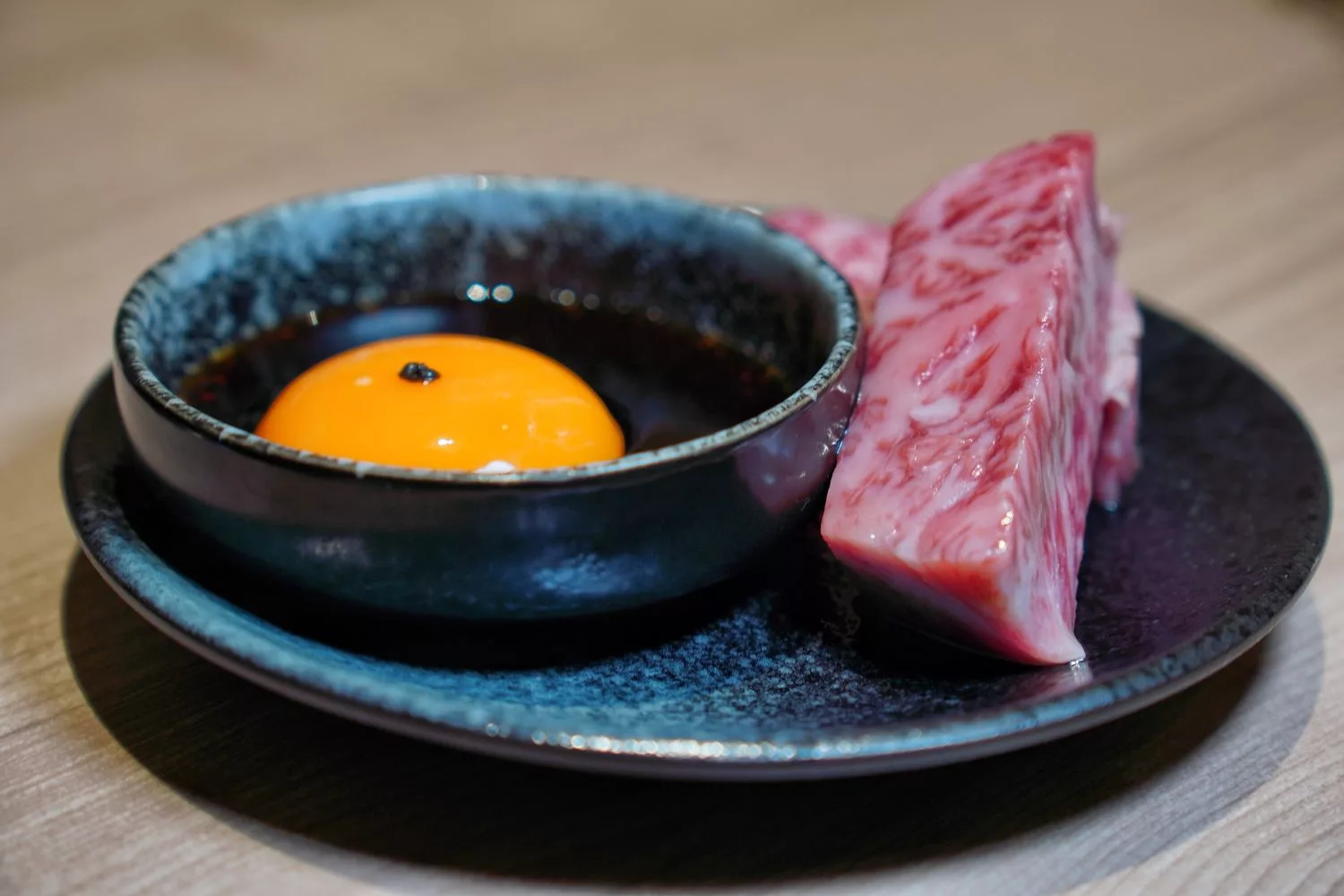 【台北信義區燒肉】路易奇電力公司信義電廠，A5和牛冷藏現切專賣店，頂級肉品自己烤只要半價! @混血珊莎的奇幻旅程
