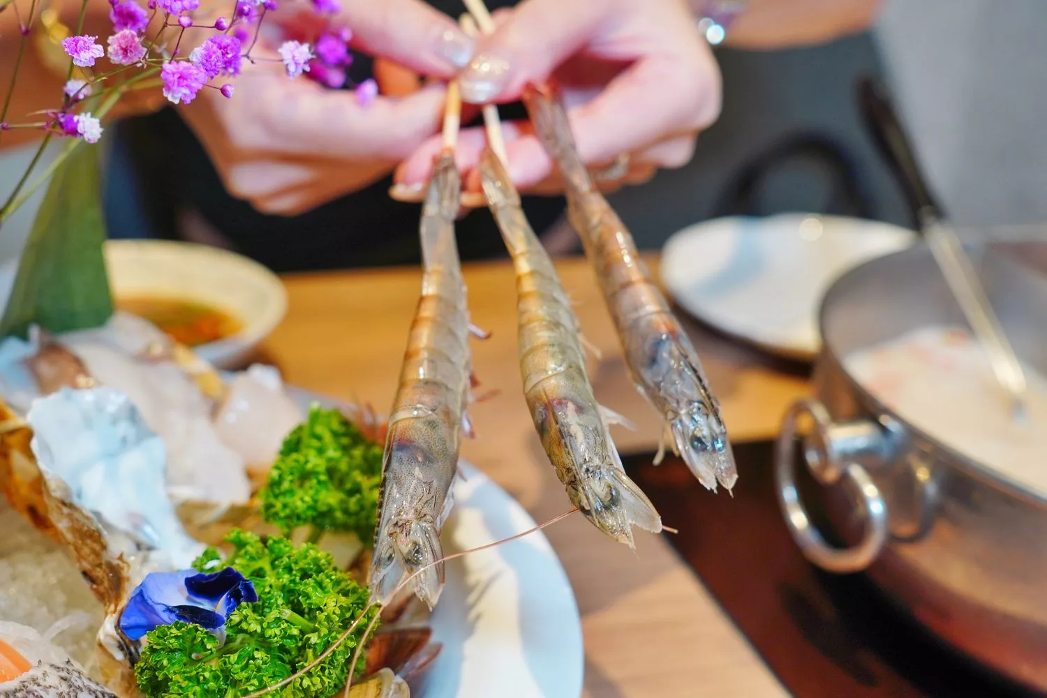 【高雄頂級火鍋】Smile One 精緻涮涮鍋，高雄福華飯店餐廳， 30 樓景觀第一排! @混血珊莎的奇幻旅程