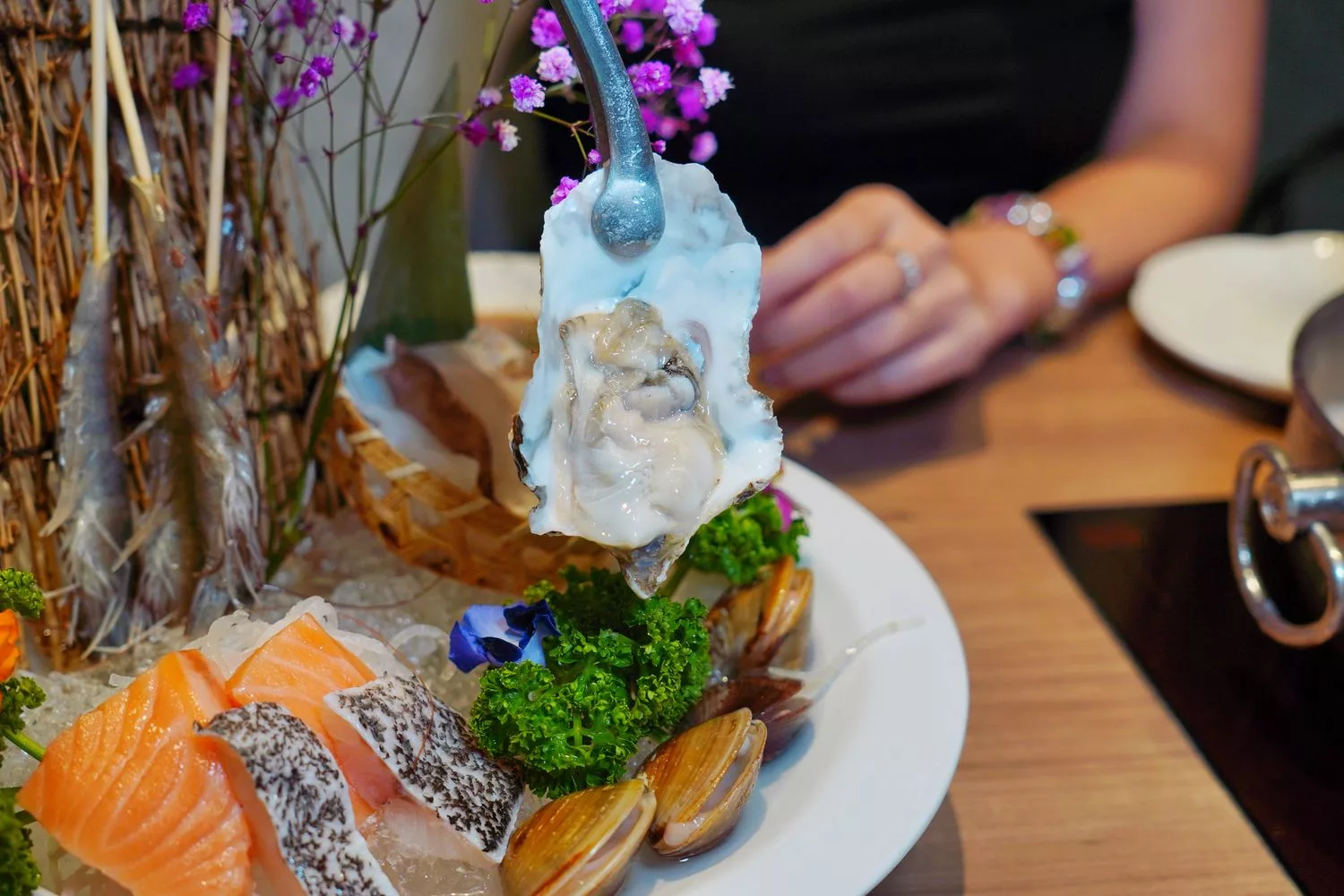 【高雄頂級火鍋】Smile One 精緻涮涮鍋，高雄福華飯店餐廳， 30 樓景觀第一排! @混血珊莎的奇幻旅程