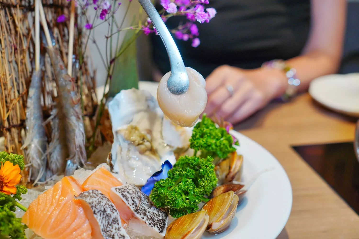 【高雄頂級火鍋】Smile One 精緻涮涮鍋，高雄福華飯店餐廳， 30 樓景觀第一排! @混血珊莎的奇幻旅程