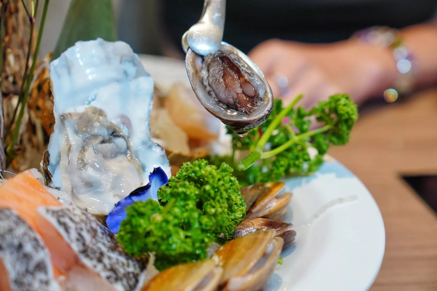 【高雄頂級火鍋】Smile One 精緻涮涮鍋，高雄福華飯店餐廳， 30 樓景觀第一排! @混血珊莎的奇幻旅程