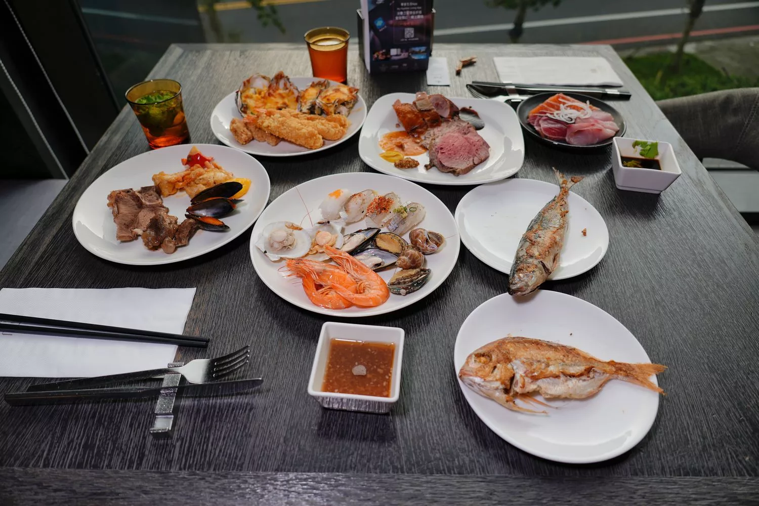 【寒沐酒店自助餐】MU TABLE異國美饌、漁港現流漁獲、DIY特色調酒，壽星 0 元吃大餐! @混血珊莎的奇幻旅程