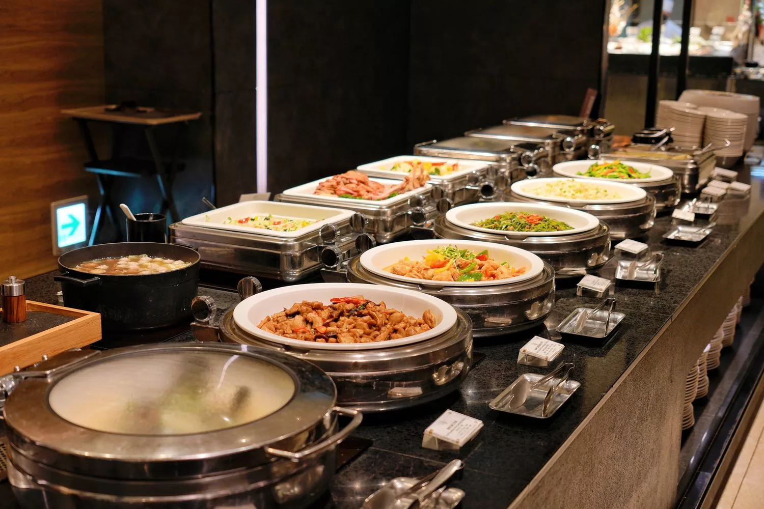 【寒沐酒店自助餐】MU TABLE異國美饌、漁港現流漁獲、DIY特色調酒，壽星 0 元吃大餐! @混血珊莎的奇幻旅程
