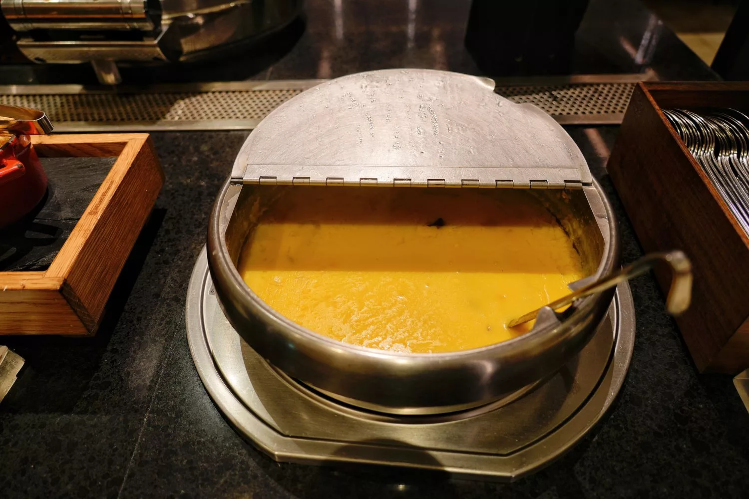 【寒沐酒店自助餐】MU TABLE異國美饌、漁港現流漁獲、DIY特色調酒，壽星 0 元吃大餐! @混血珊莎的奇幻旅程