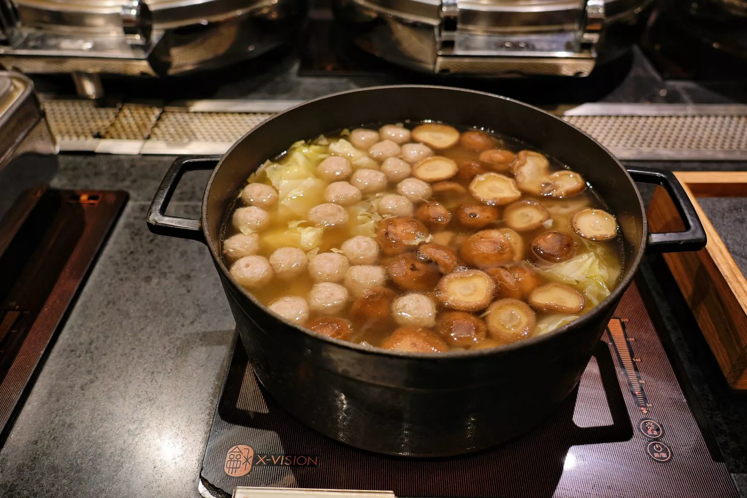 【寒沐酒店自助餐】MU TABLE異國美饌、漁港現流漁獲、DIY特色調酒，壽星 0 元吃大餐! @混血珊莎的奇幻旅程