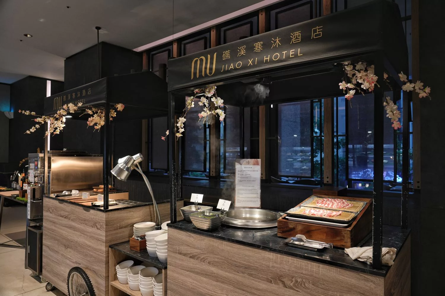 【寒沐酒店自助餐】MU TABLE異國美饌、漁港現流漁獲、DIY特色調酒，壽星 0 元吃大餐! @混血珊莎的奇幻旅程