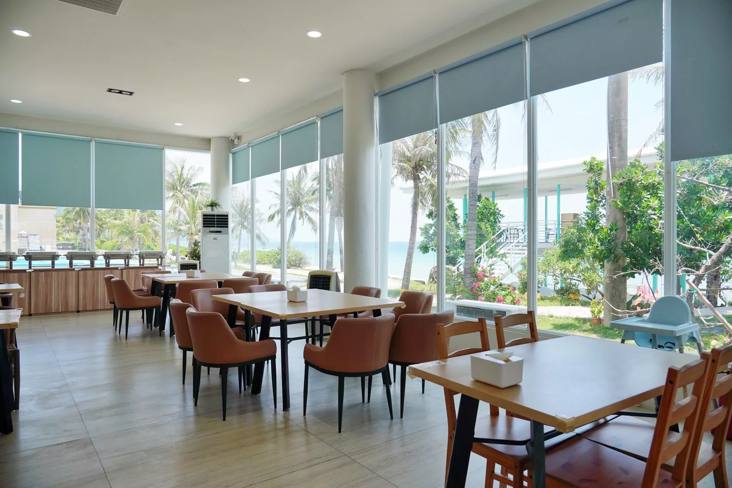 【茉莉灣海洋cafe】絕美海景第一排，藍天大海超療癒! @混血珊莎的奇幻旅程