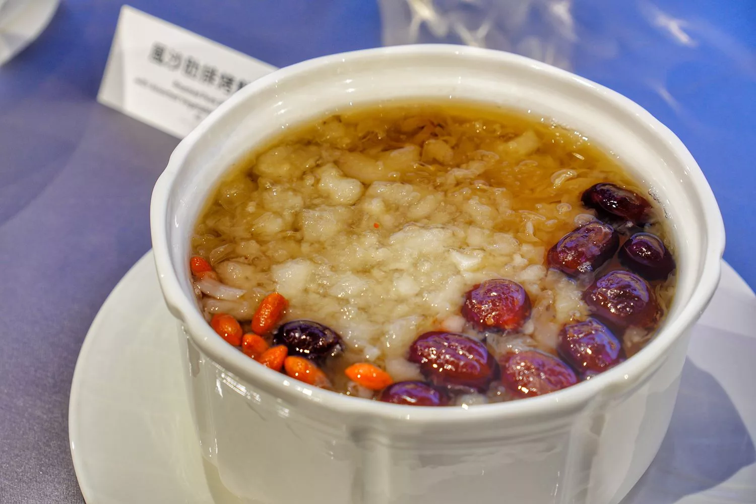 【全新台北婚宴場地】台北漢來大飯店宴會廳，全台最長環場大螢幕，夢幻系水上禮堂! @混血珊莎的奇幻旅程