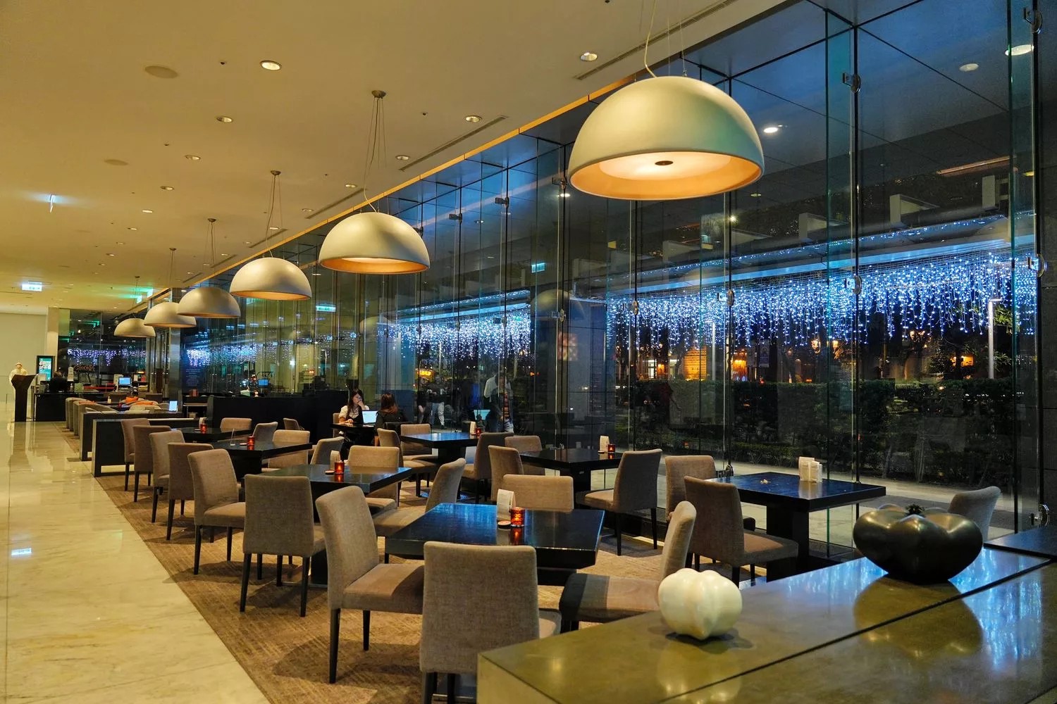 【台北寒舍艾美酒店】五星藝術氛圍，101 夜景伴你入眠! @混血珊莎的奇幻旅程