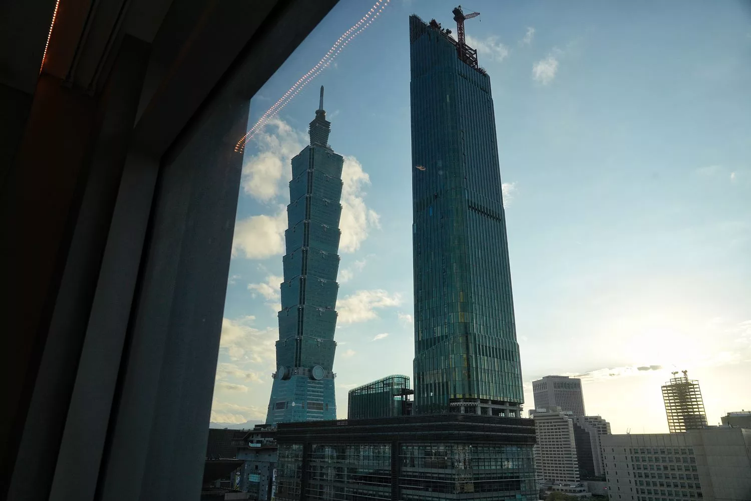 【台北寒舍艾美酒店】五星藝術氛圍，101 夜景伴你入眠! @混血珊莎的奇幻旅程