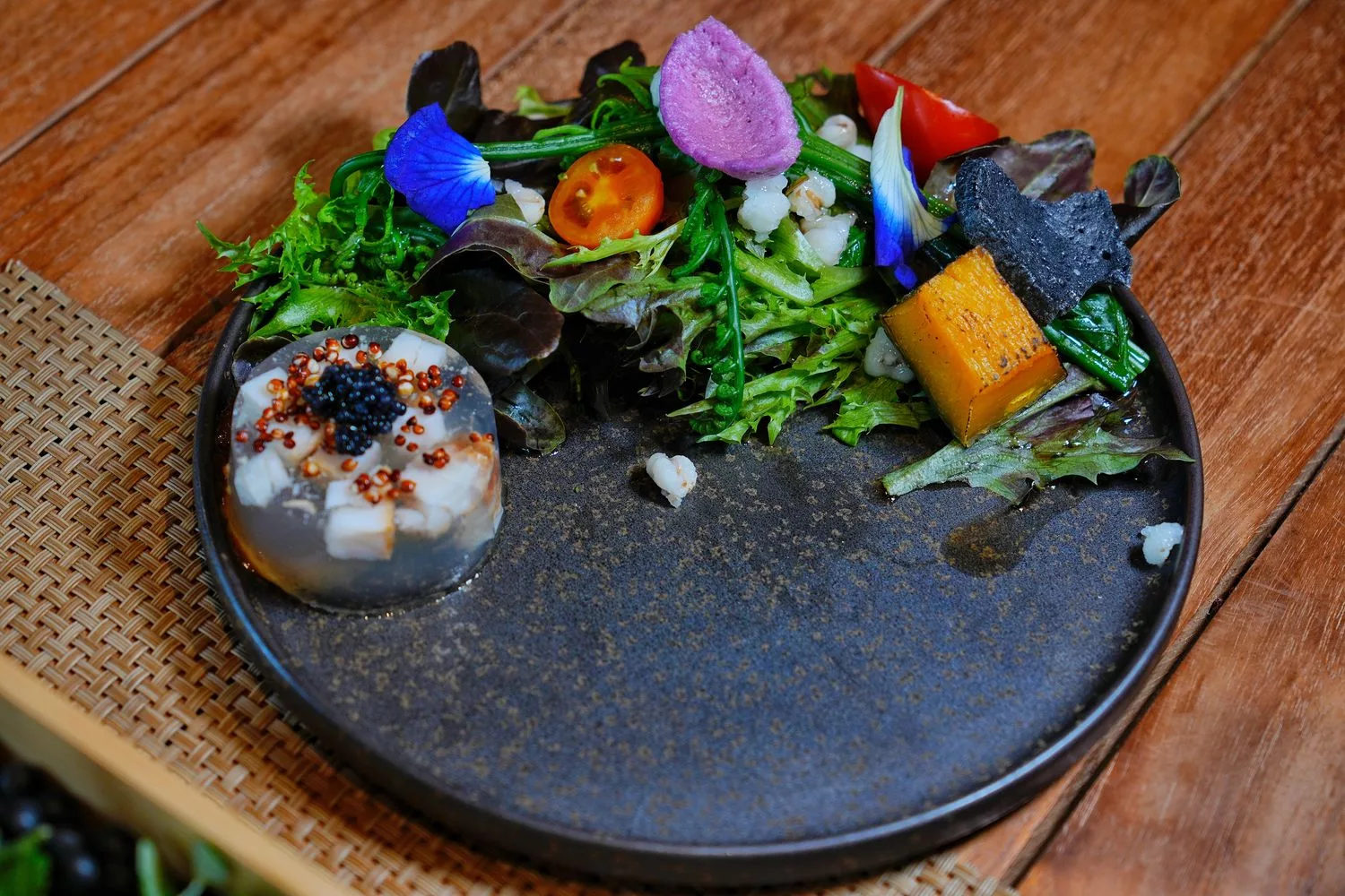 烏來馥森阪治trio｜空靈山景超療癒，馥森阪治湯屋價格餐點攻略! @混血珊莎的奇幻旅程