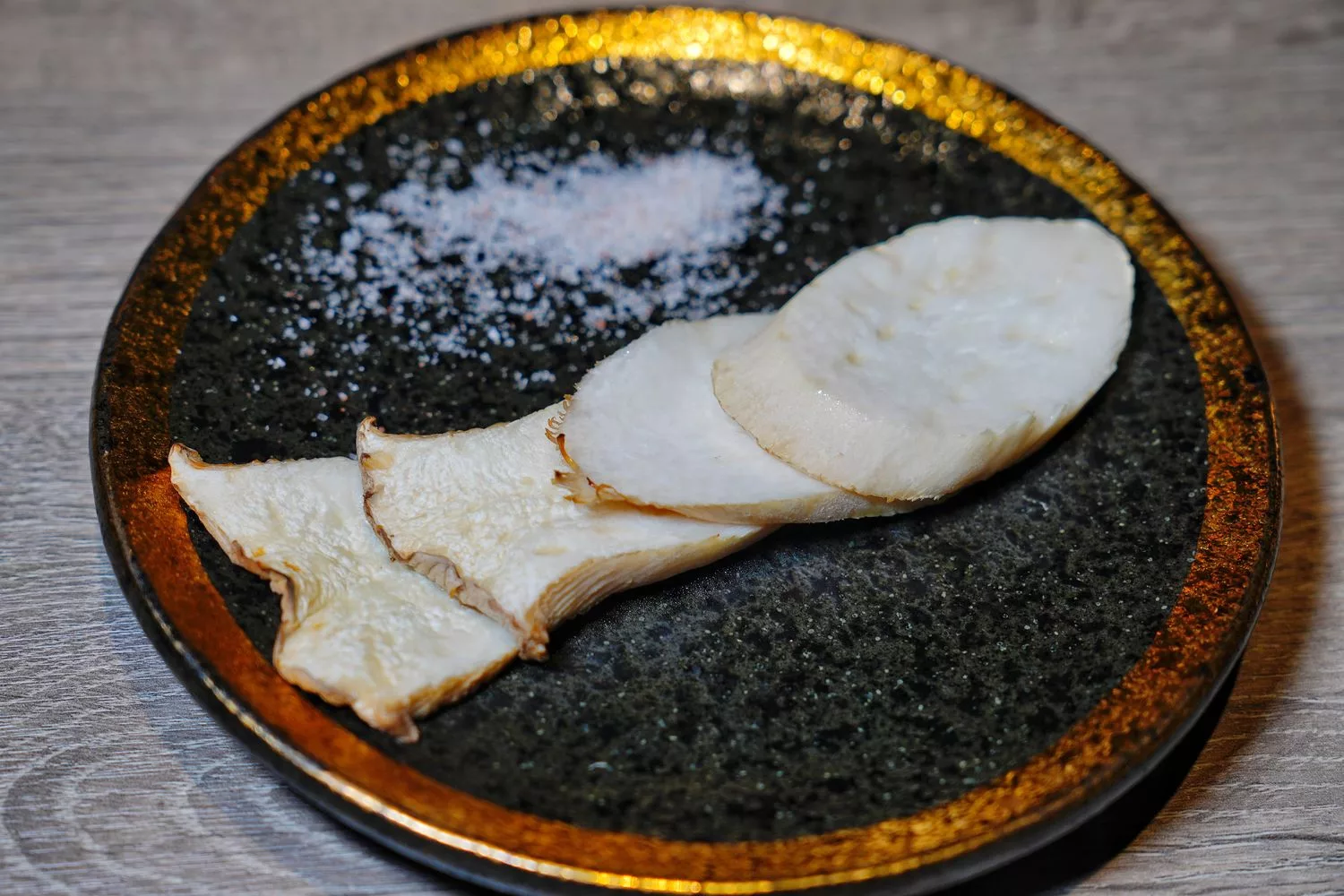 【台中北區燒肉】山鯨燒肉，浮誇系A5和牛寶箱，穿和服寫繪馬沉浸式日式體驗! @混血珊莎的奇幻旅程
