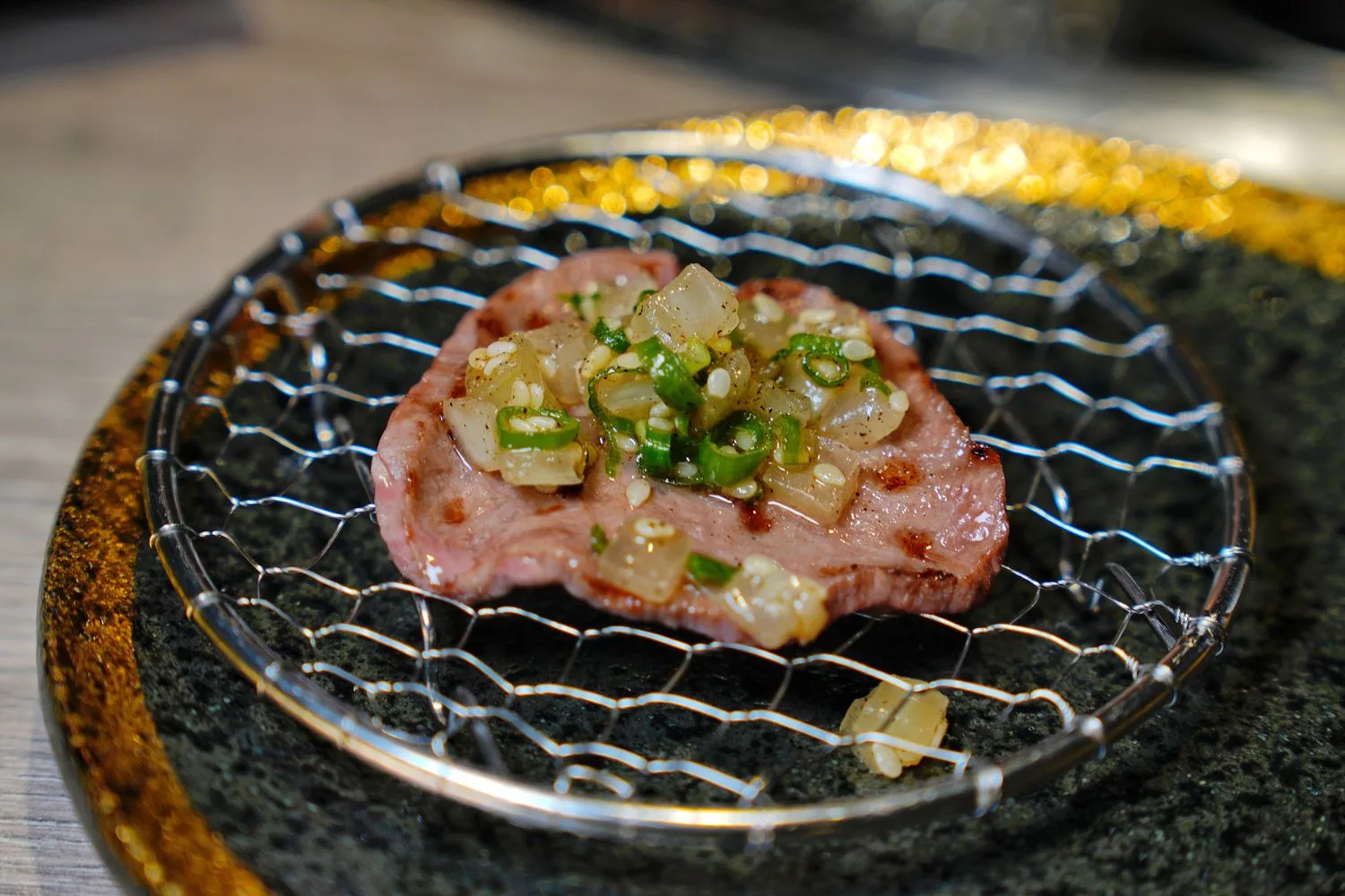 【台中北區燒肉】山鯨燒肉，浮誇系A5和牛寶箱，穿和服寫繪馬沉浸式日式體驗! @混血珊莎的奇幻旅程