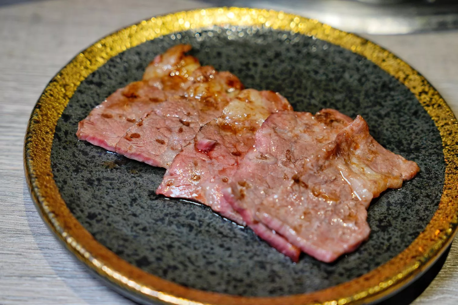 【台中北區燒肉】山鯨燒肉，浮誇系A5和牛寶箱，穿和服寫繪馬沉浸式日式體驗! @混血珊莎的奇幻旅程