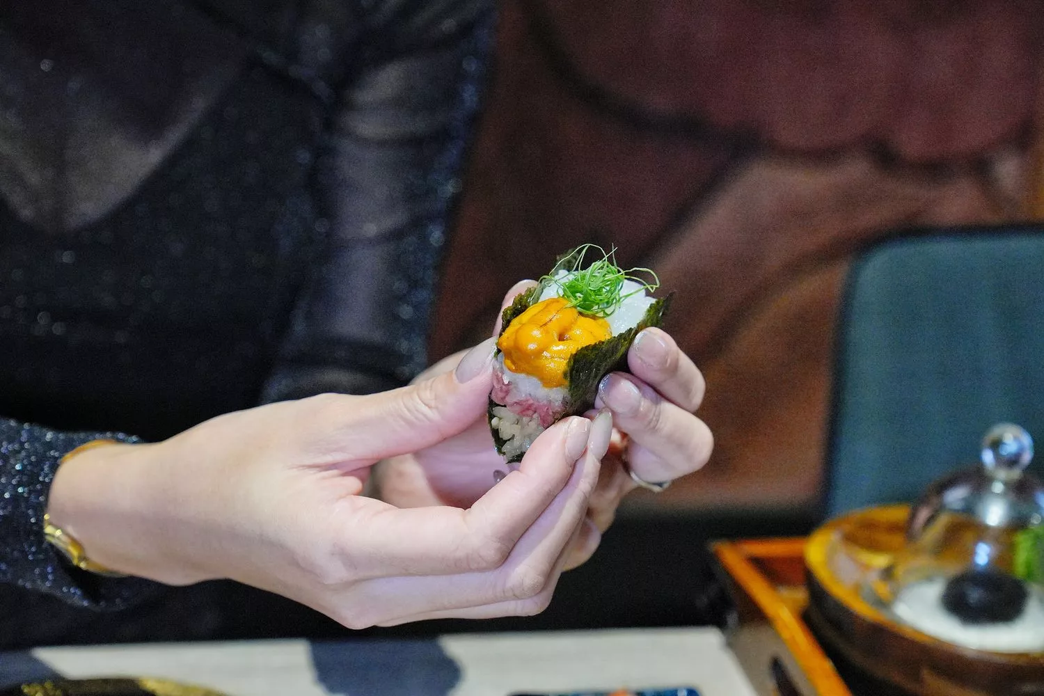 【台中北區燒肉】山鯨燒肉，浮誇系A5和牛寶箱，穿和服寫繪馬沉浸式日式體驗! @混血珊莎的奇幻旅程