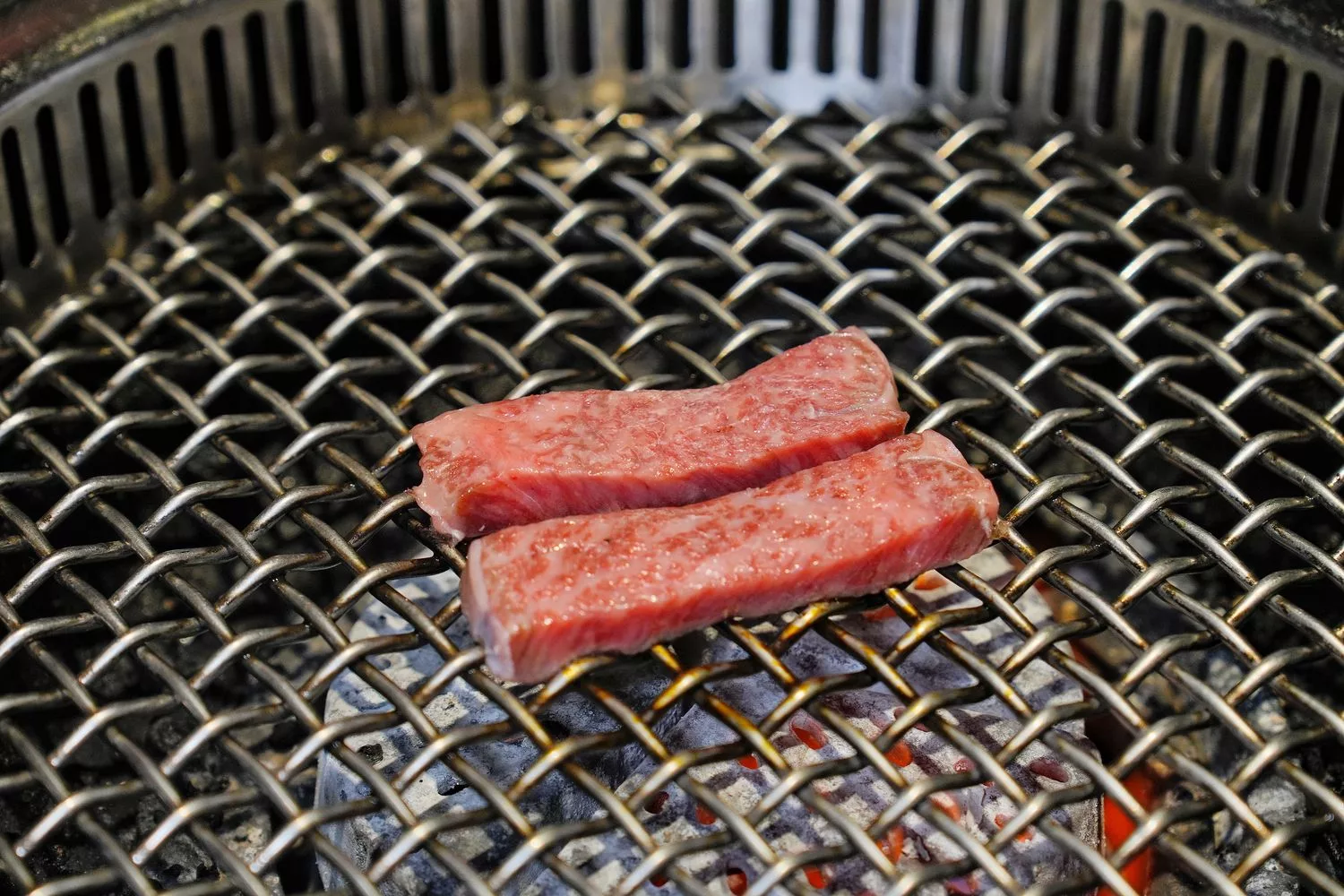 【台中北區燒肉】山鯨燒肉，浮誇系A5和牛寶箱，穿和服寫繪馬沉浸式日式體驗! @混血珊莎的奇幻旅程