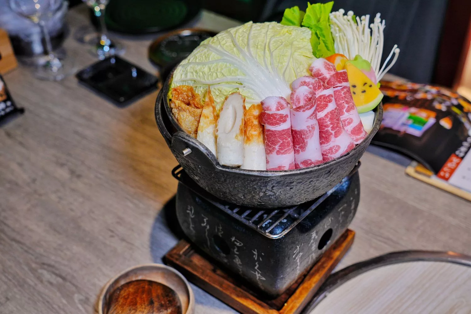 【台中北區燒肉】山鯨燒肉，浮誇系A5和牛寶箱，穿和服寫繪馬沉浸式日式體驗! @混血珊莎的奇幻旅程