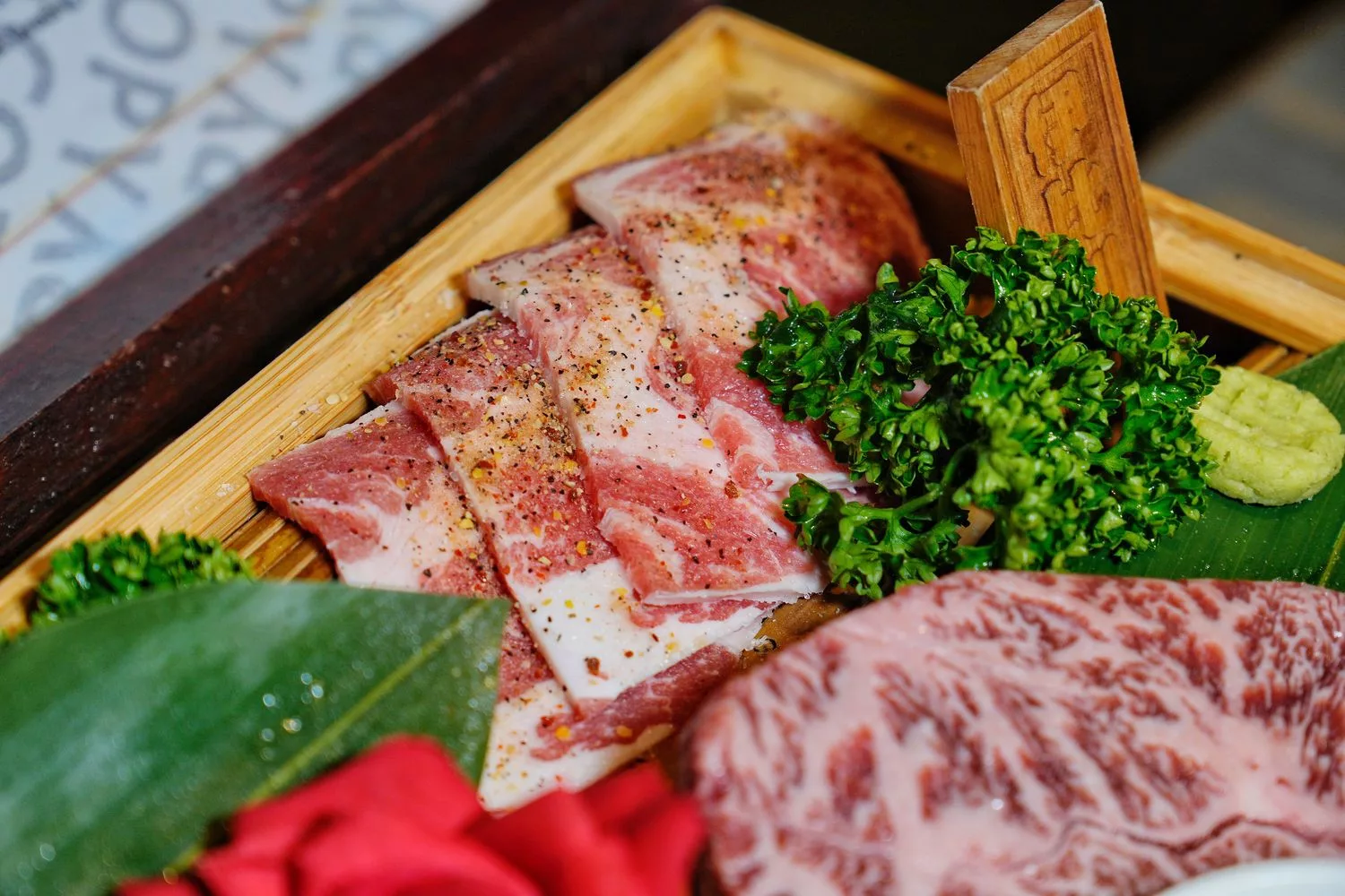 【台中北區燒肉】山鯨燒肉，浮誇系A5和牛寶箱，穿和服寫繪馬沉浸式日式體驗! @混血珊莎的奇幻旅程