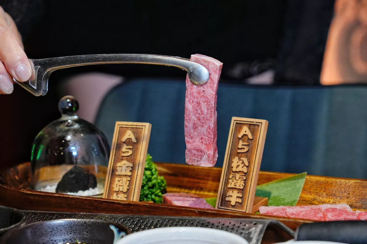 【台中北區燒肉】山鯨燒肉，浮誇系A5和牛寶箱，穿和服寫繪馬沉浸式日式體驗! @混血珊莎的奇幻旅程