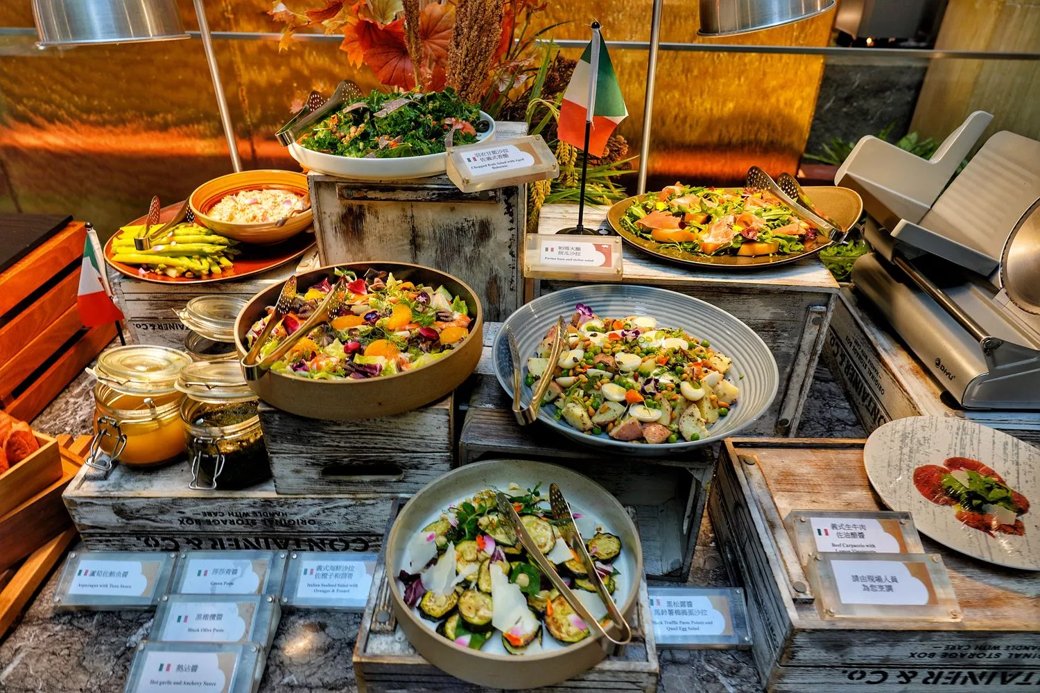 【台北福華飯店自助餐】台北福華彩虹座，多達 50 款義式料理，紅白酒氣泡酒啤酒無限暢飲! @混血珊莎的奇幻旅程