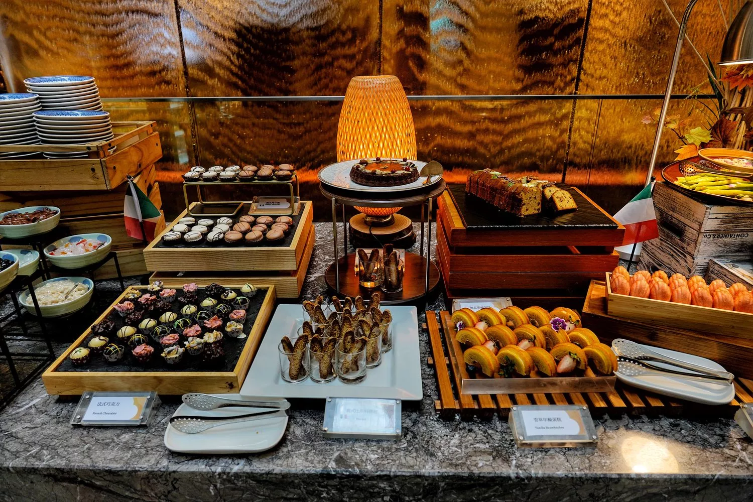 【台北福華飯店自助餐】台北福華彩虹座，多達 50 款義式料理，紅白酒氣泡酒啤酒無限暢飲! @混血珊莎的奇幻旅程
