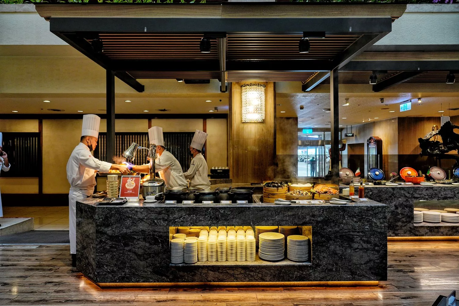 【台北福華飯店自助餐】台北福華彩虹座，多達 50 款義式料理，紅白酒氣泡酒啤酒無限暢飲! @混血珊莎的奇幻旅程