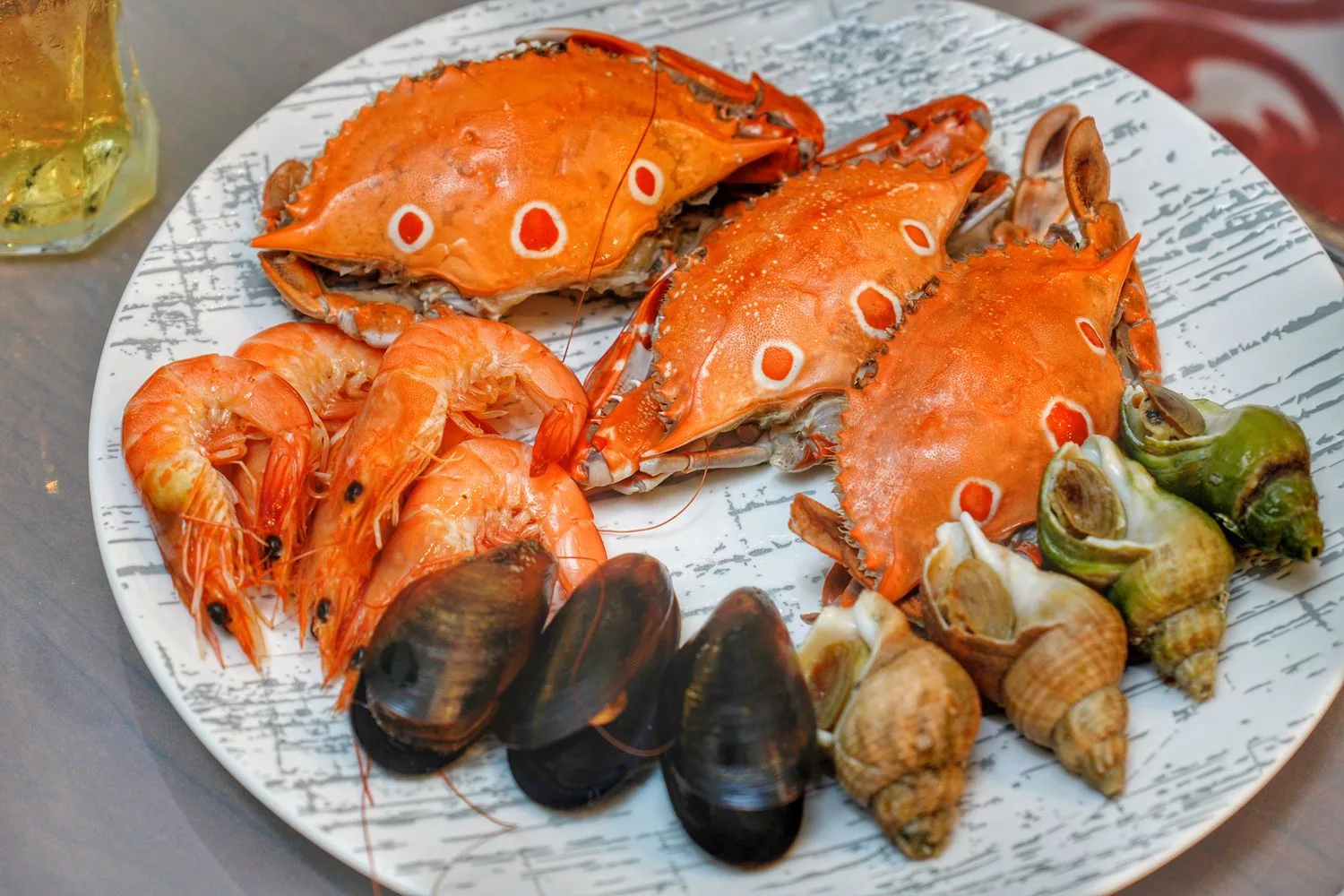 【台北福華飯店自助餐】台北福華彩虹座，多達 50 款義式料理，紅白酒氣泡酒啤酒無限暢飲! @混血珊莎的奇幻旅程