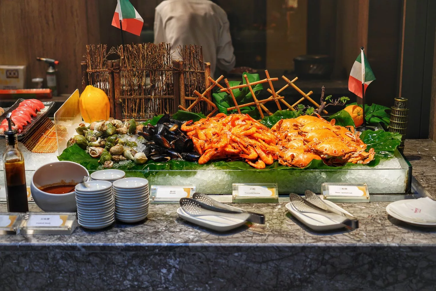 【台北福華飯店自助餐】台北福華彩虹座，多達 50 款義式料理，紅白酒氣泡酒啤酒無限暢飲! @混血珊莎的奇幻旅程