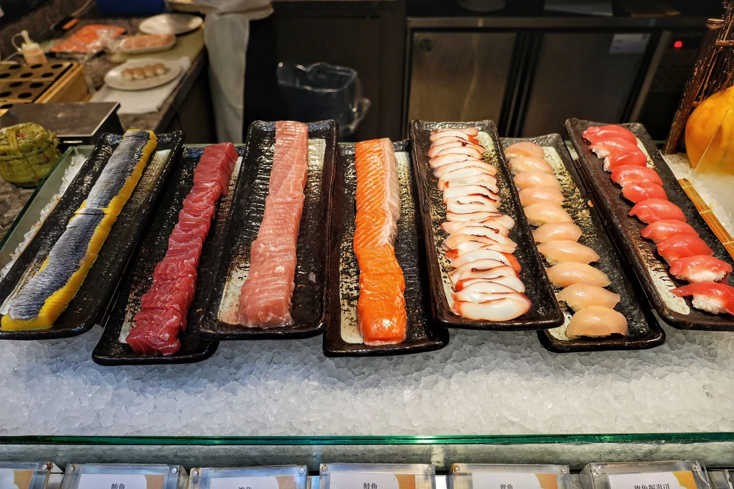 【台北福華飯店自助餐】台北福華彩虹座，多達 50 款義式料理，紅白酒氣泡酒啤酒無限暢飲! @混血珊莎的奇幻旅程