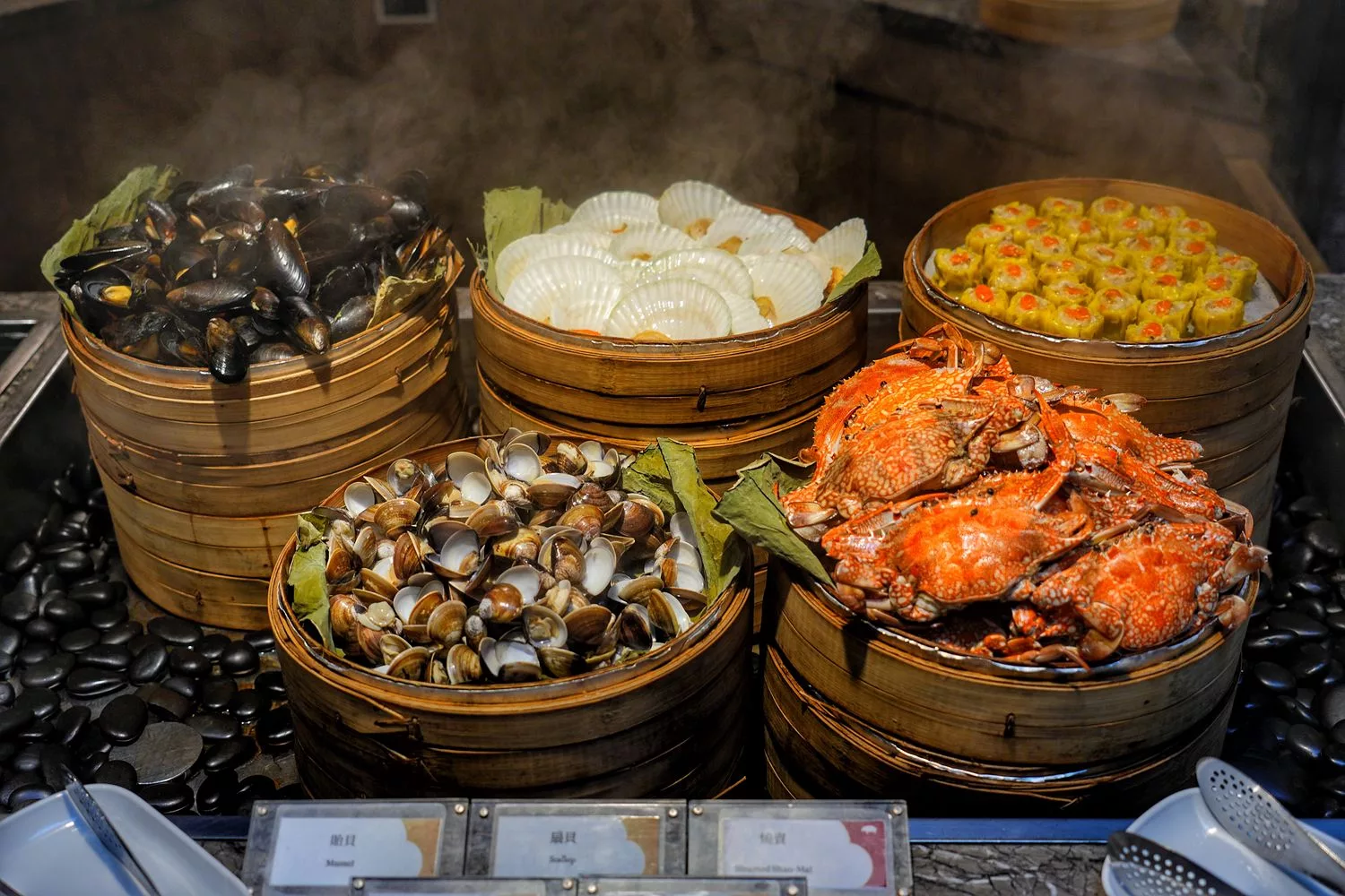 【台北福華飯店自助餐】台北福華彩虹座，多達 50 款義式料理，紅白酒氣泡酒啤酒無限暢飲! @混血珊莎的奇幻旅程