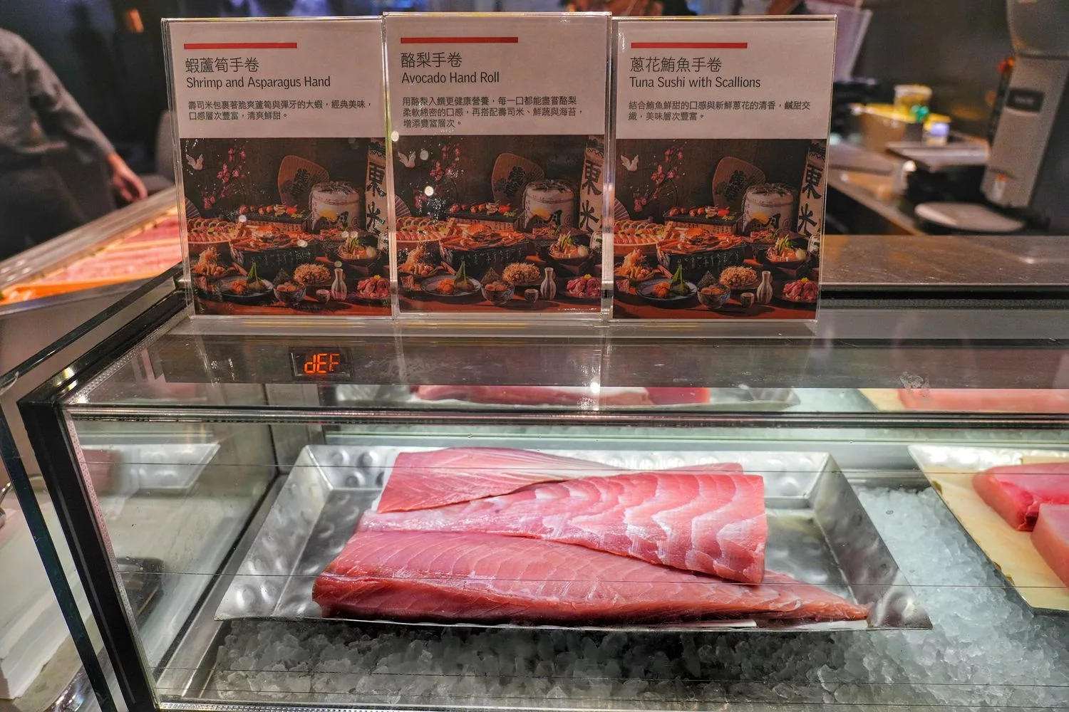 【寒舍艾美探索廚房】招牌炭烤松葉蟹腳，多國料理無限爽吃，含訂位價錢餐券優惠! @混血珊莎的奇幻旅程