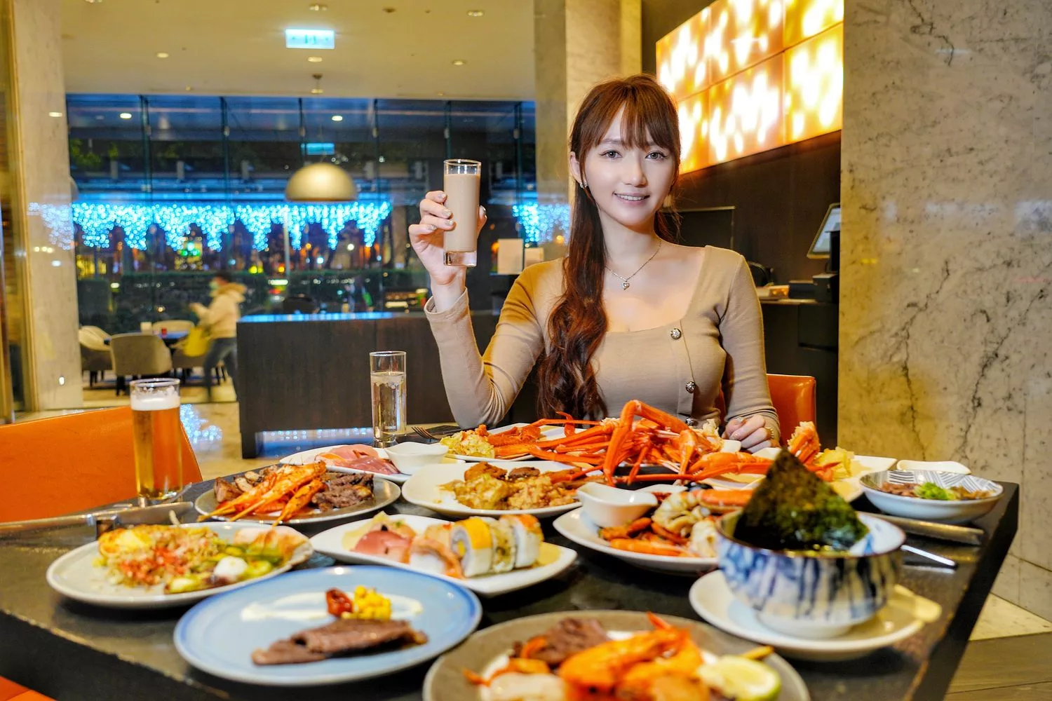 【寒舍艾美探索廚房】招牌炭烤松葉蟹腳，多國料理無限爽吃，含訂位價錢餐券優惠! @混血珊莎的奇幻旅程