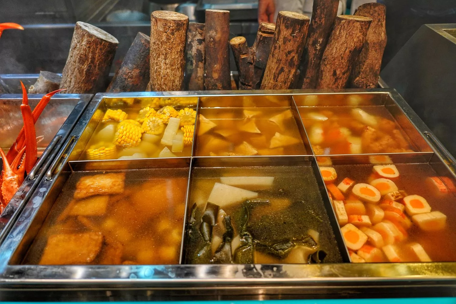 【寒舍艾美探索廚房】招牌炭烤松葉蟹腳，多國料理無限爽吃，含訂位價錢餐券優惠! @混血珊莎的奇幻旅程