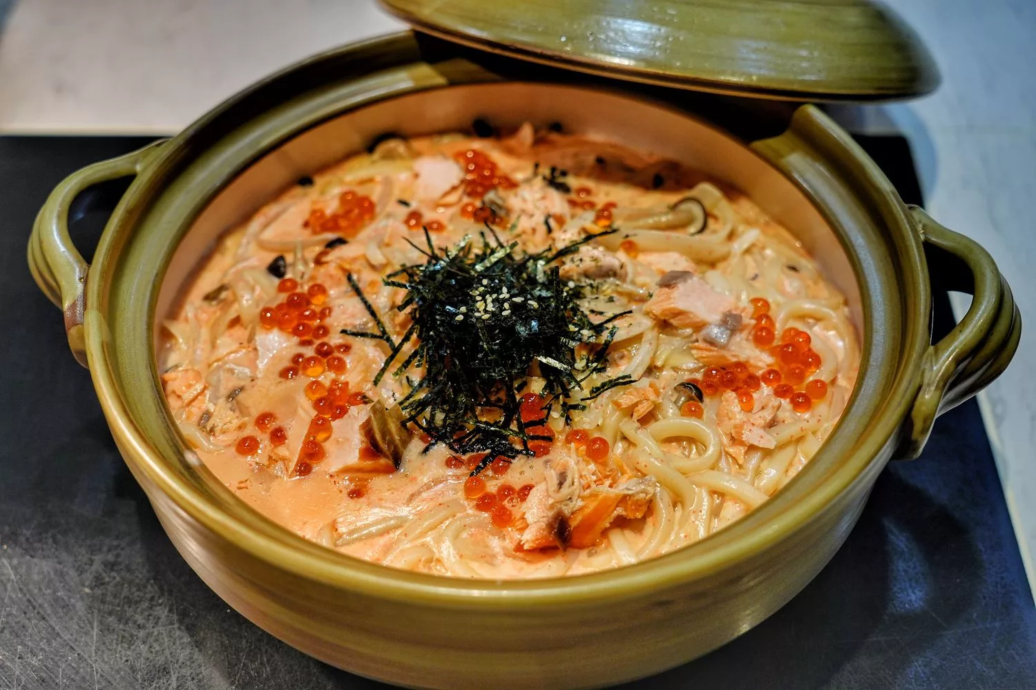 【寒舍艾美探索廚房】招牌炭烤松葉蟹腳，多國料理無限爽吃，含訂位價錢餐券優惠! @混血珊莎的奇幻旅程