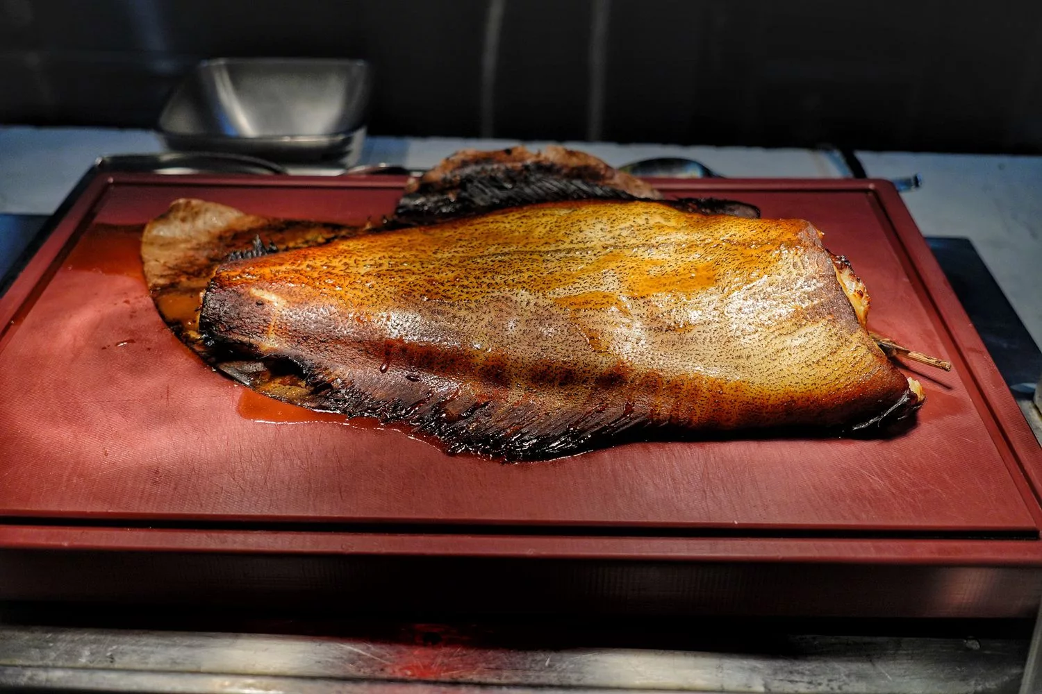 【寒舍艾美探索廚房】招牌炭烤松葉蟹腳，多國料理無限爽吃，含訂位價錢餐券優惠! @混血珊莎的奇幻旅程