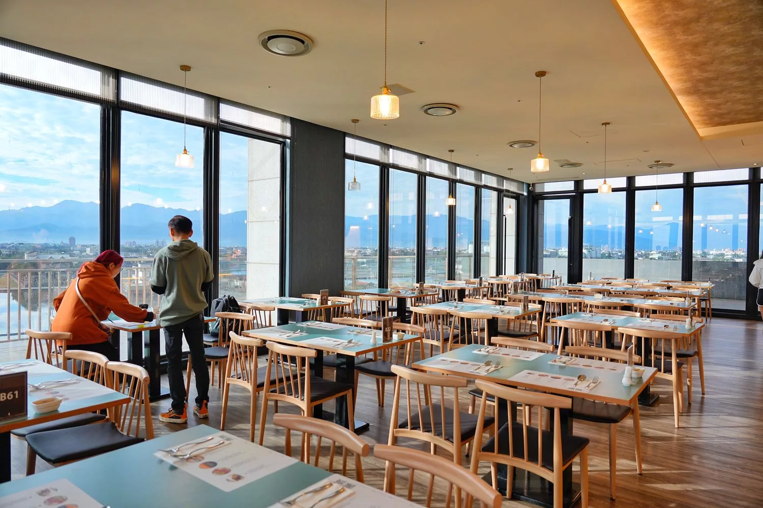 【綠舞國際觀光飯店早餐】蝶舞咖啡廳絕美山景，豐富自助餐點吃到飽! @混血珊莎的奇幻旅程