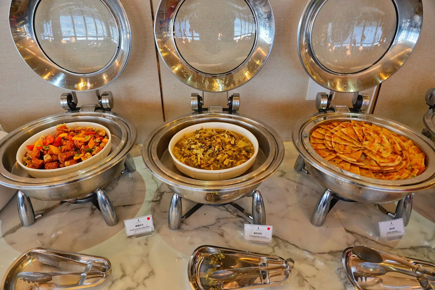 【綠舞國際觀光飯店早餐】蝶舞咖啡廳絕美山景，豐富自助餐點吃到飽! @混血珊莎的奇幻旅程
