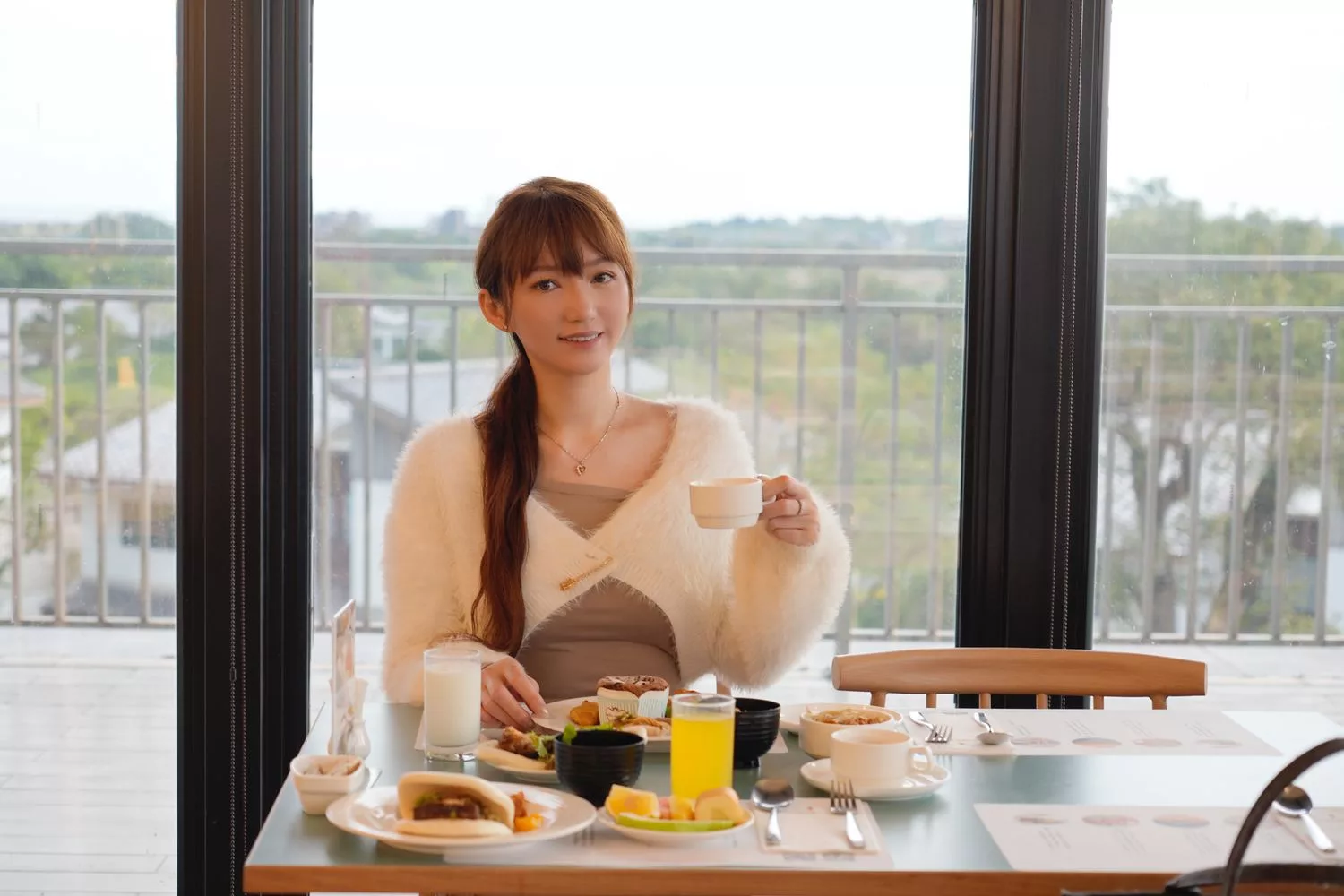 【綠舞國際觀光飯店早餐】蝶舞咖啡廳絕美山景，豐富自助餐點吃到飽! @混血珊莎的奇幻旅程